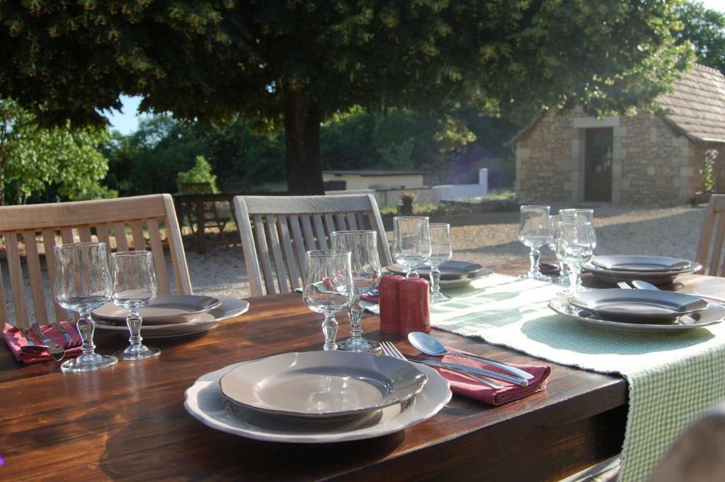 Chambres Et Table D'Hotes La Panacee Cuzance Bagian luar foto
